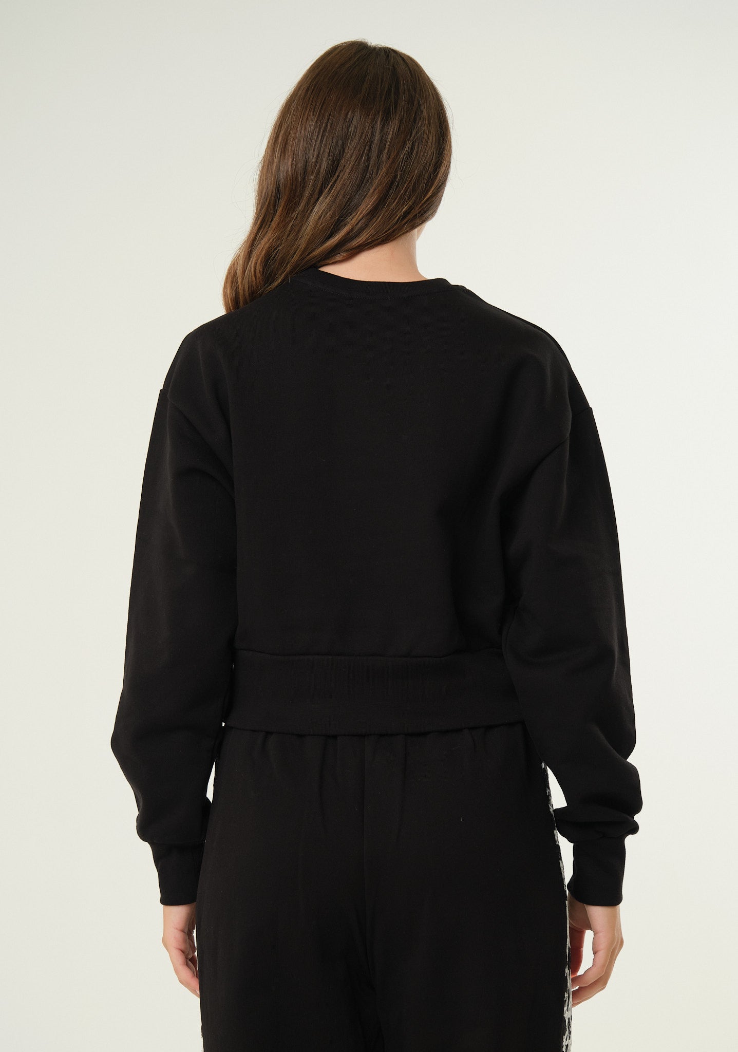 Felpa crop con logo gioiello