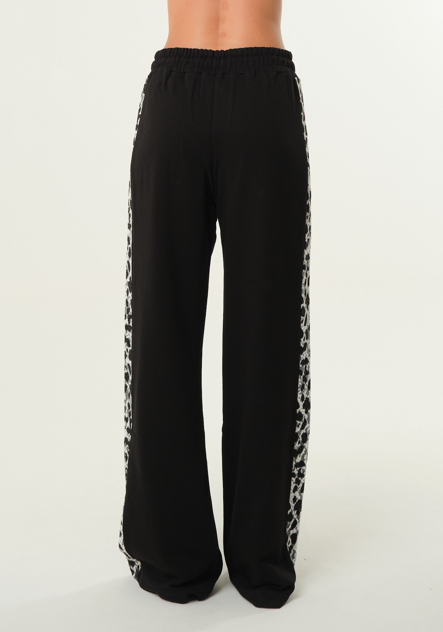 Pantaloni in felpa con inserto in pizzo