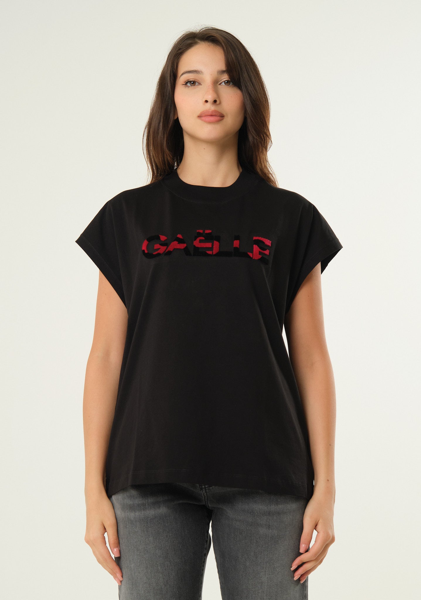 T-shirt con maniche ad aletta