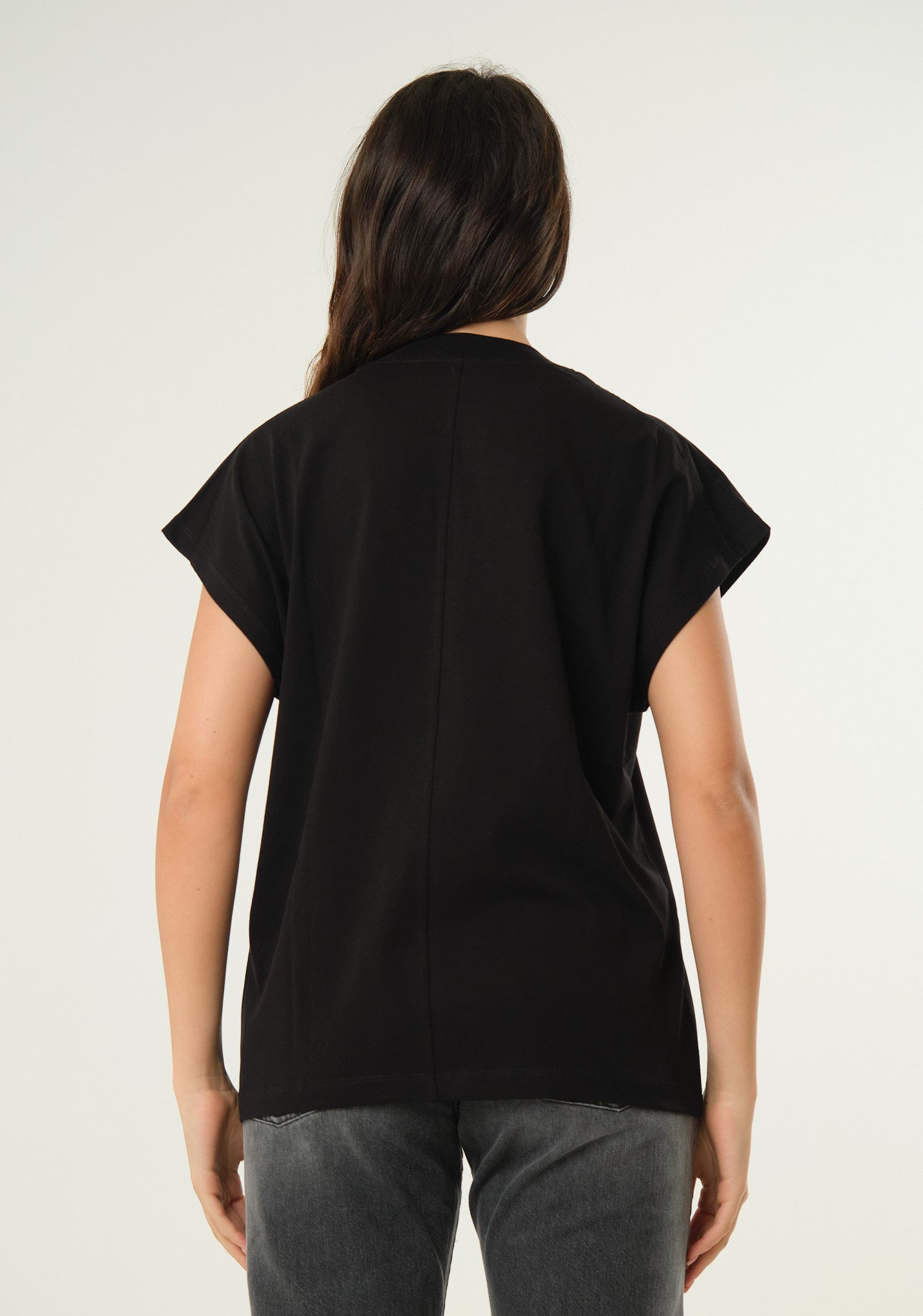 T-shirt con maniche ad aletta
