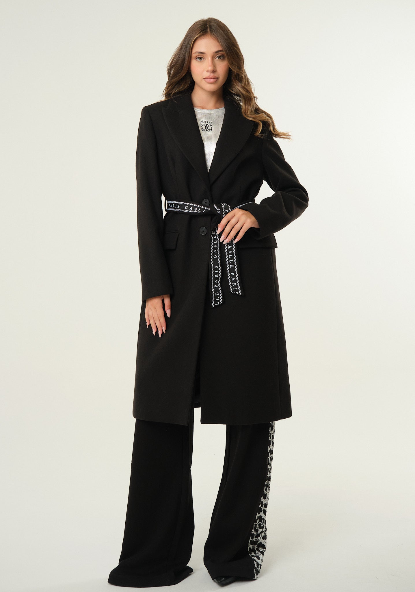 Cappotto monopetto con cintura logata