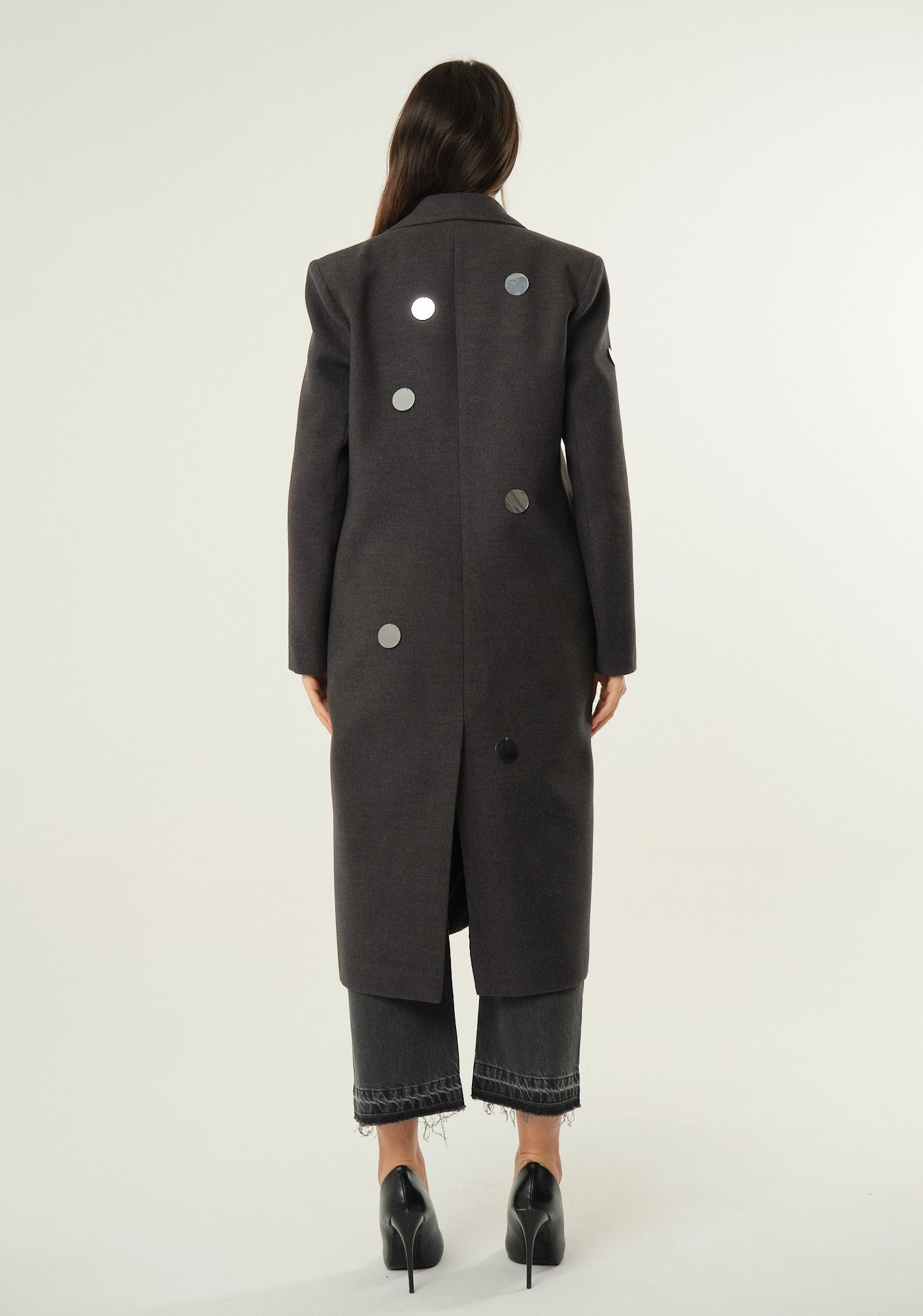 Cappotto lungo con applicazioni