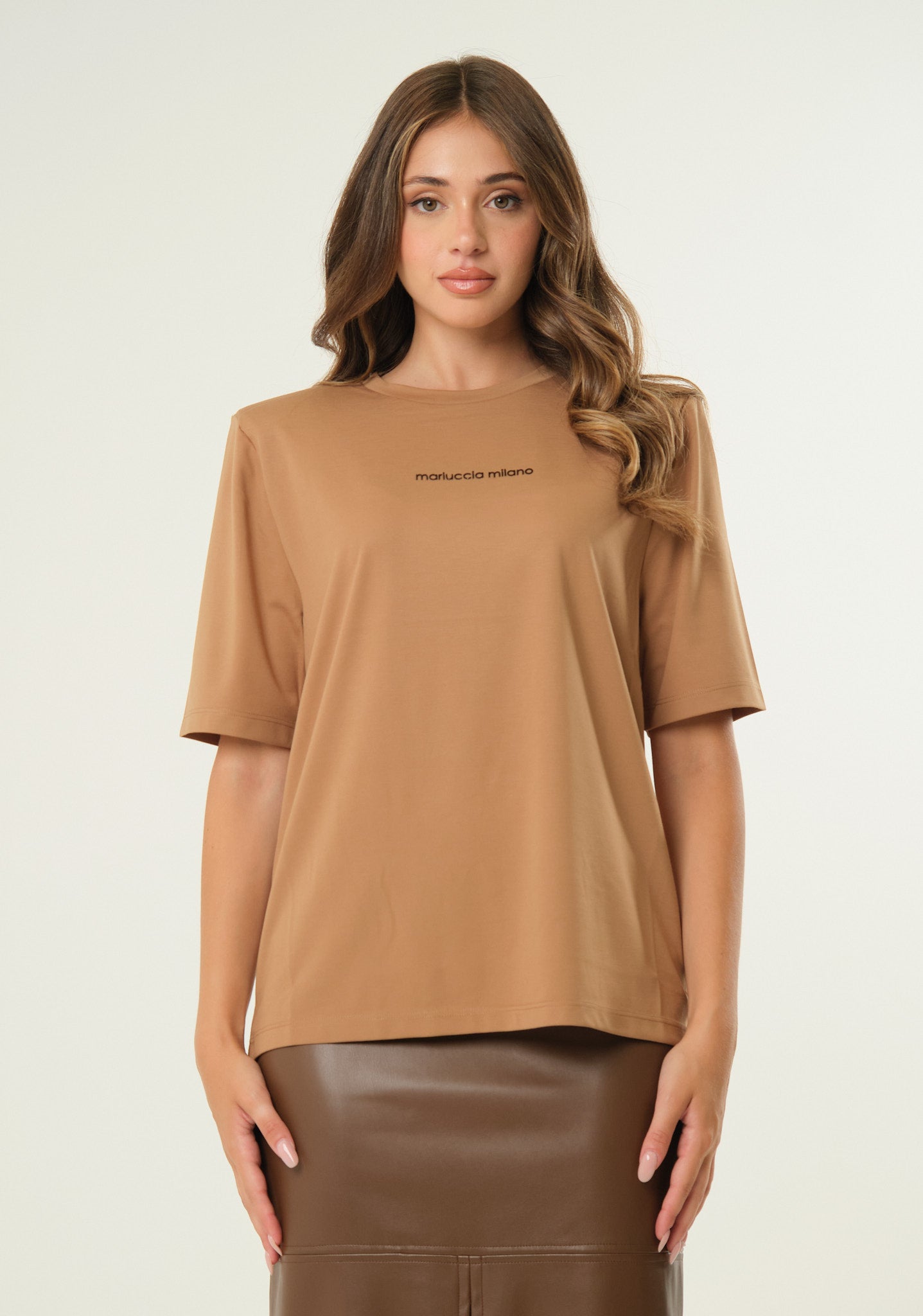 T-shirt in jersey con spalline