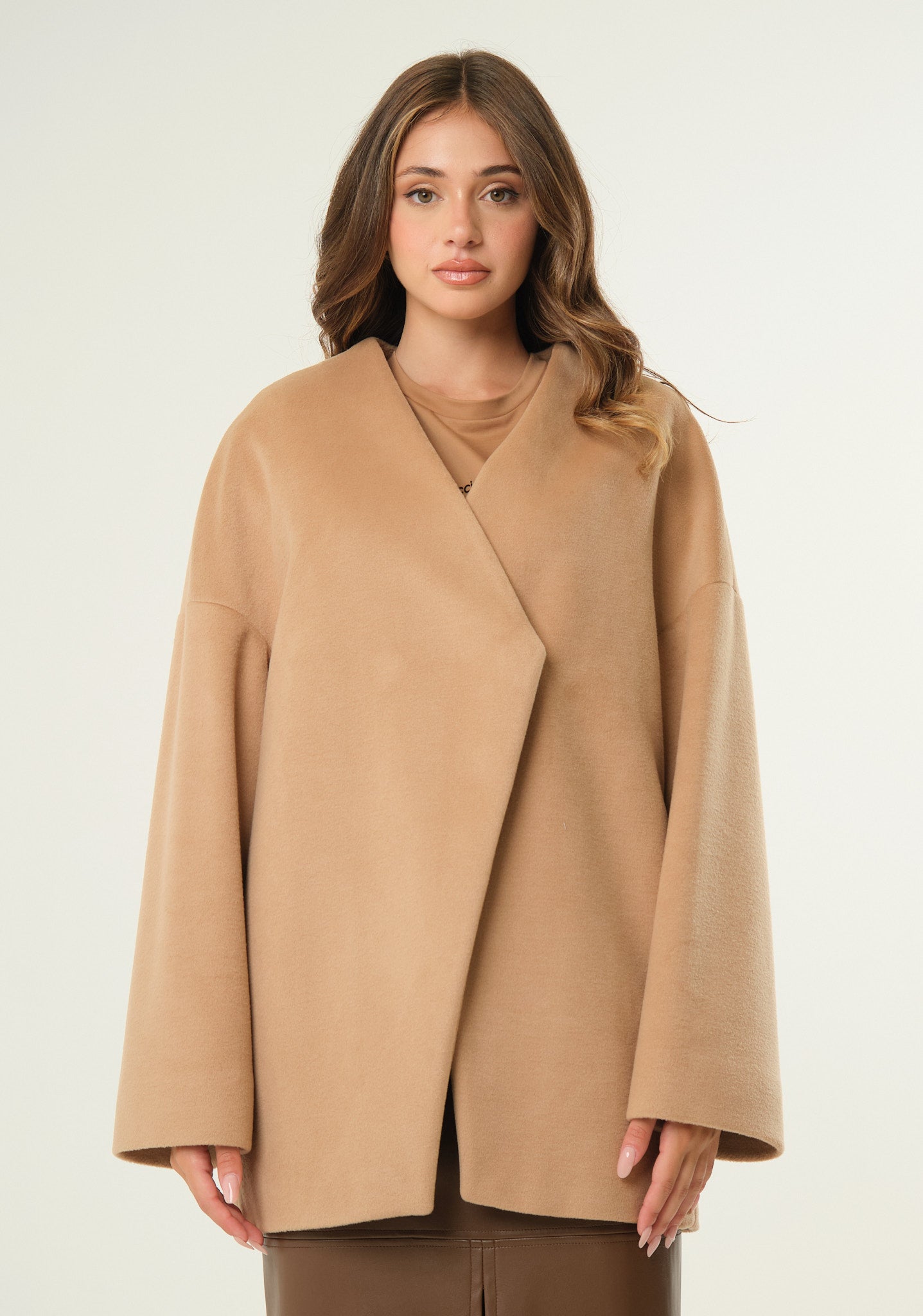 Cappotto corto senza collo
