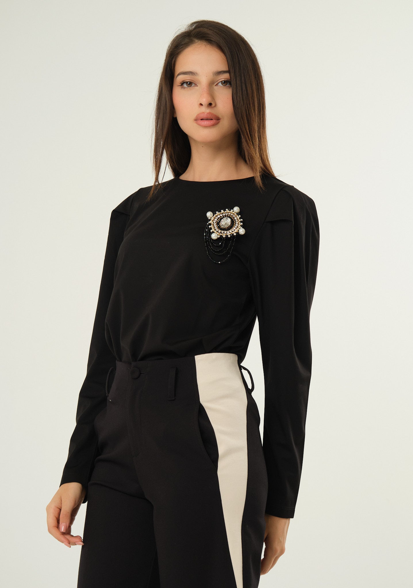 Maglia in jersey con spilla removibile