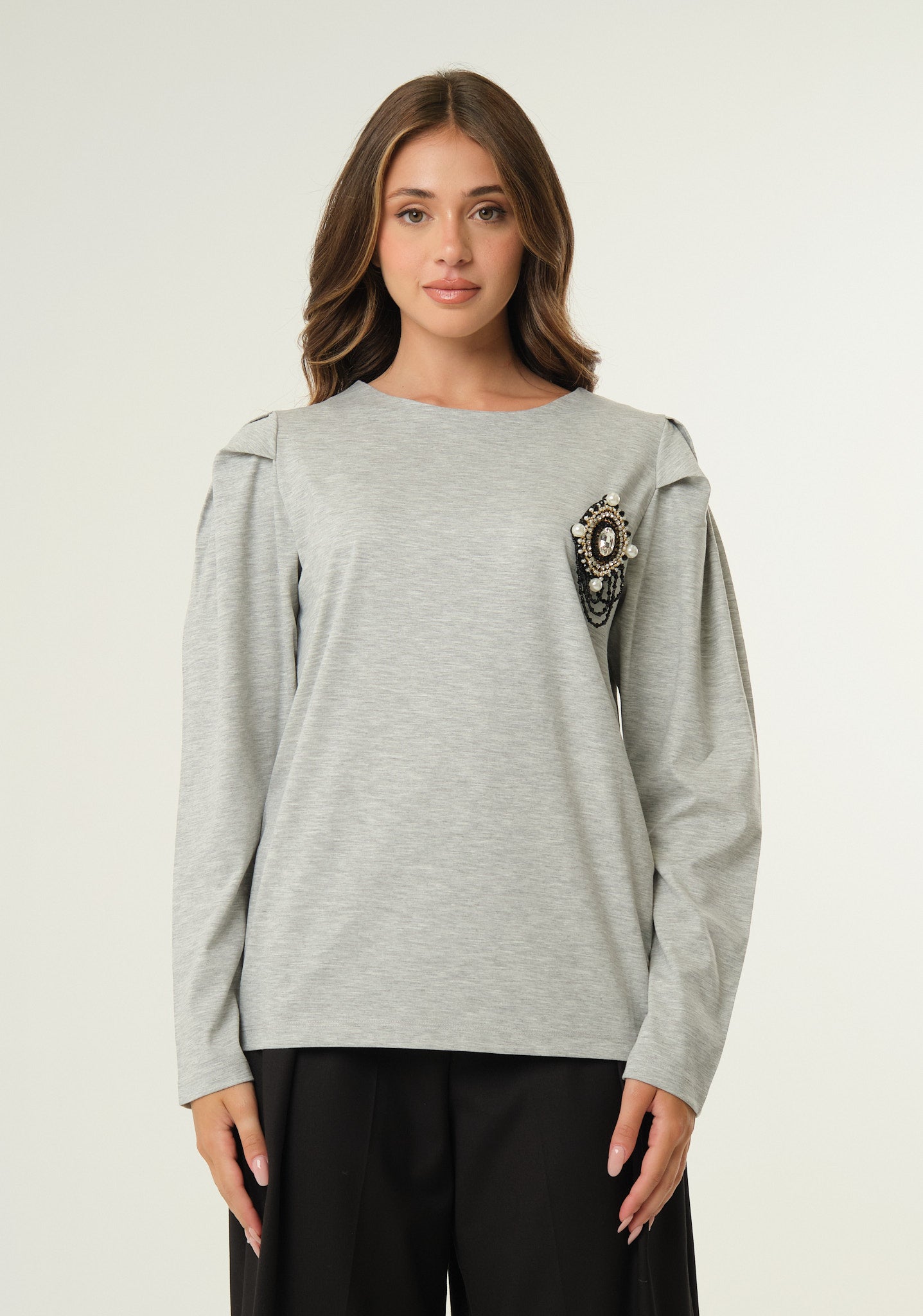 Maglia in jersey con spilla removibile