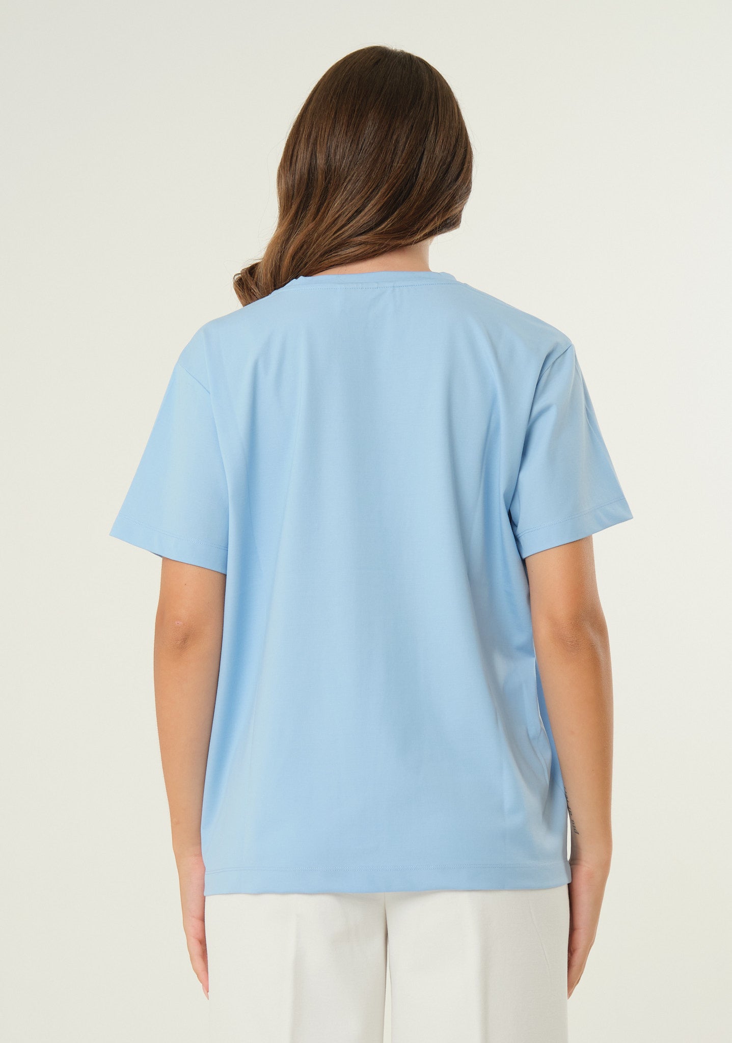 T-shirt in jersey con spilla removibile