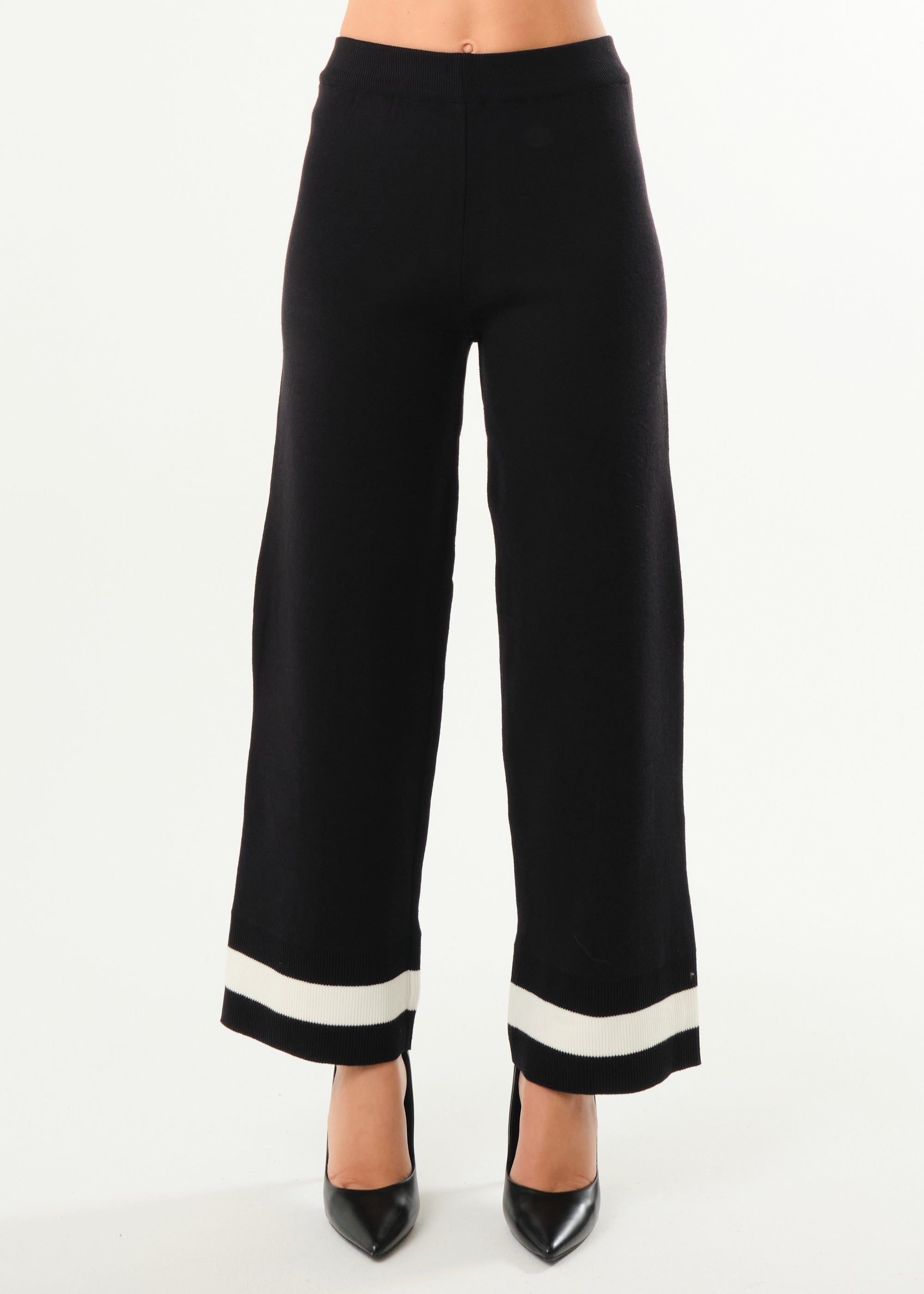 Pantalone con profili a contrasto