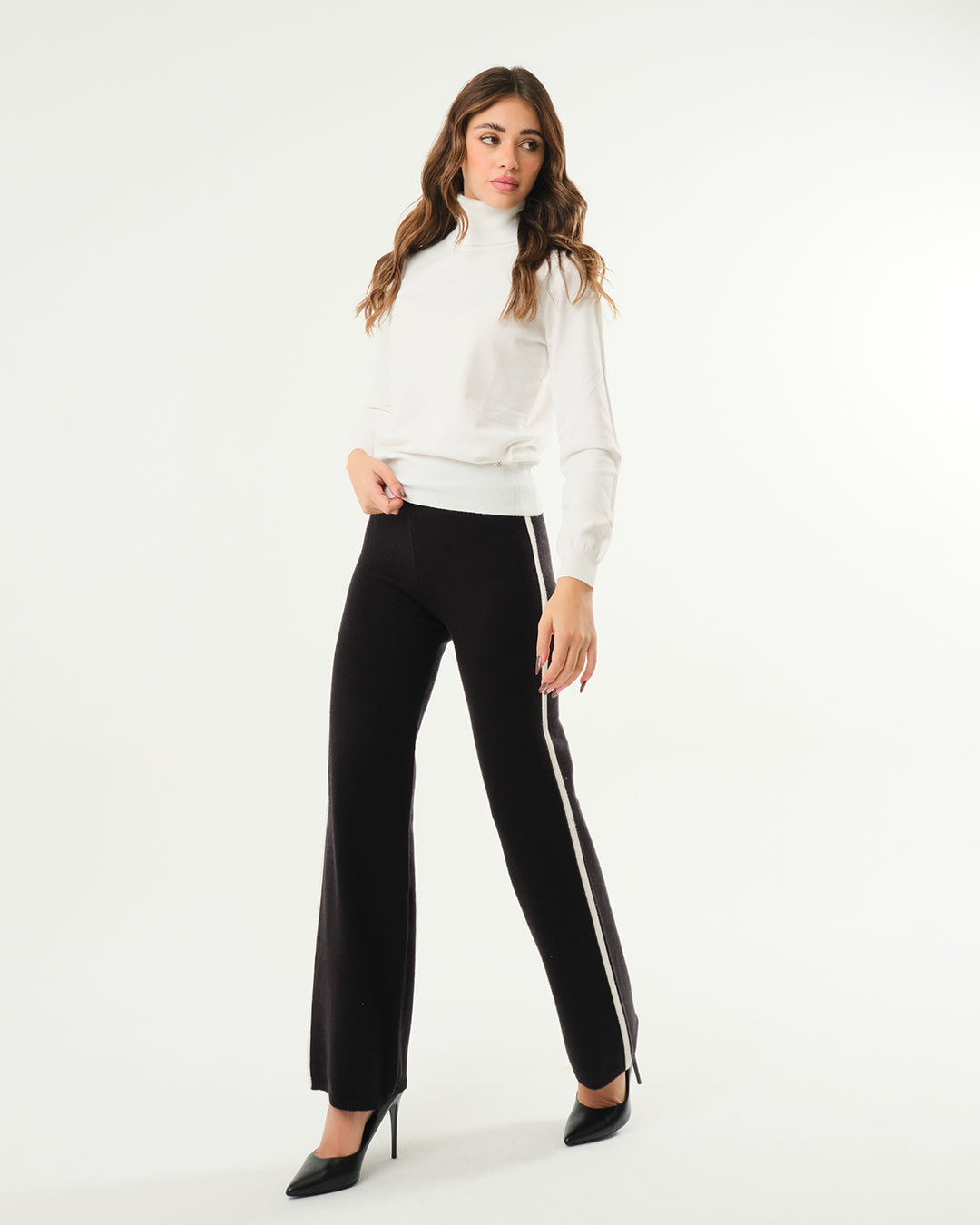 Pantalone con bande laterali