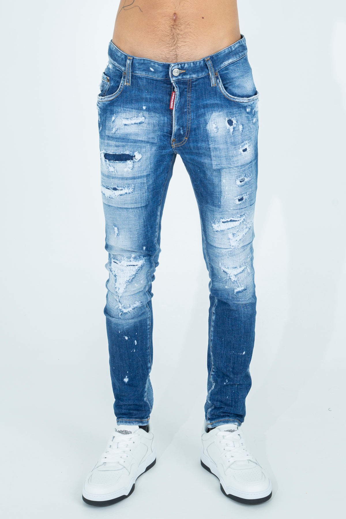 Stretch jeans with rips