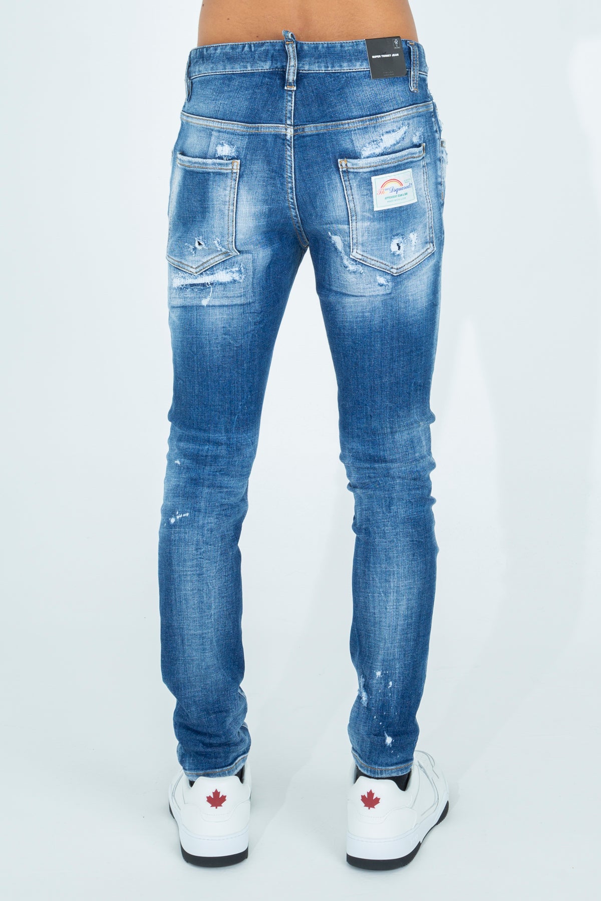 Stretch jeans with rips