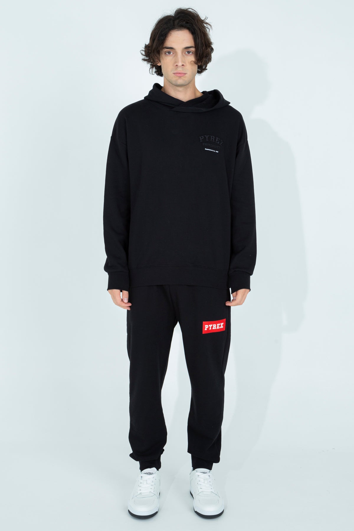 Sweatshirt with embroidered logo