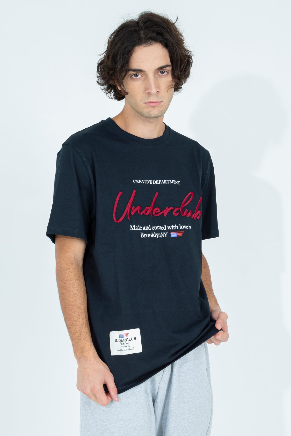 T-shirt con logo ricamato