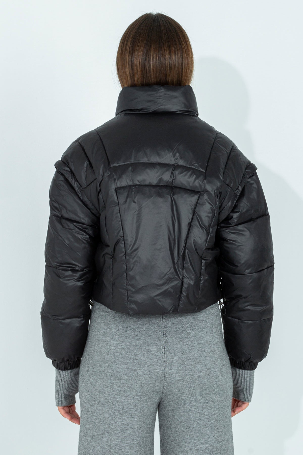 Short down jacket with removable sleeves