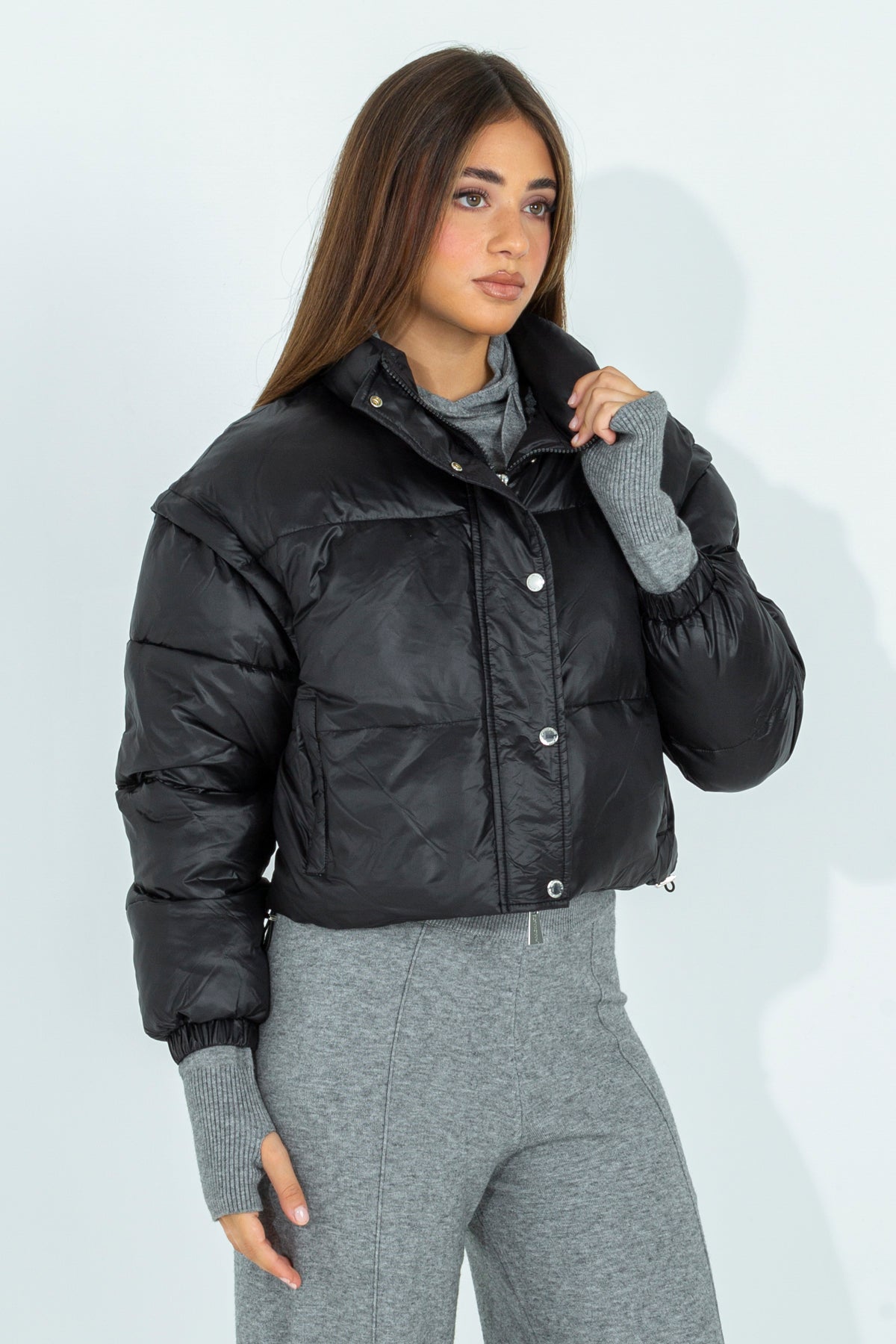 Short down jacket with removable sleeves