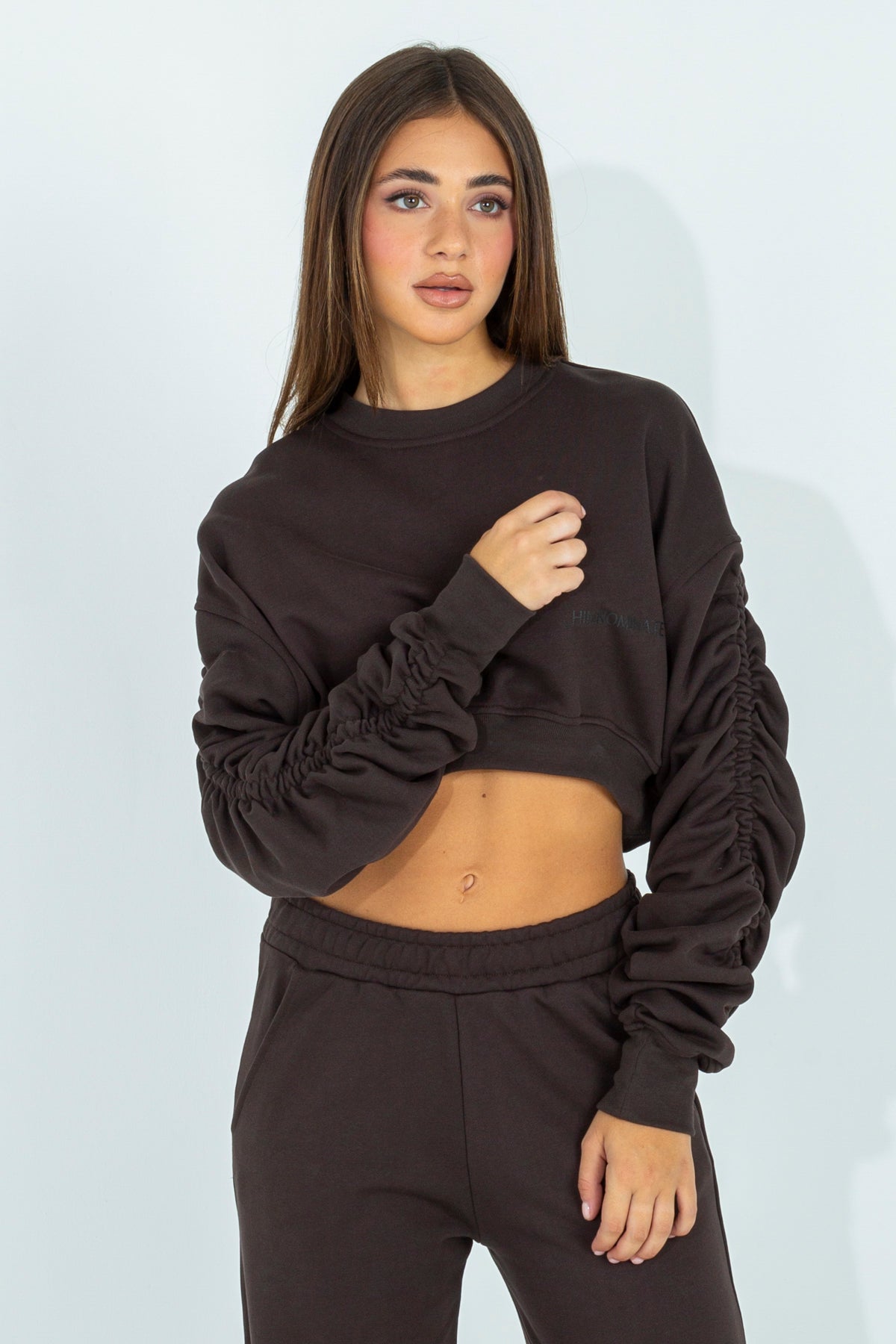 Sweatshirt with ruffled sleeves