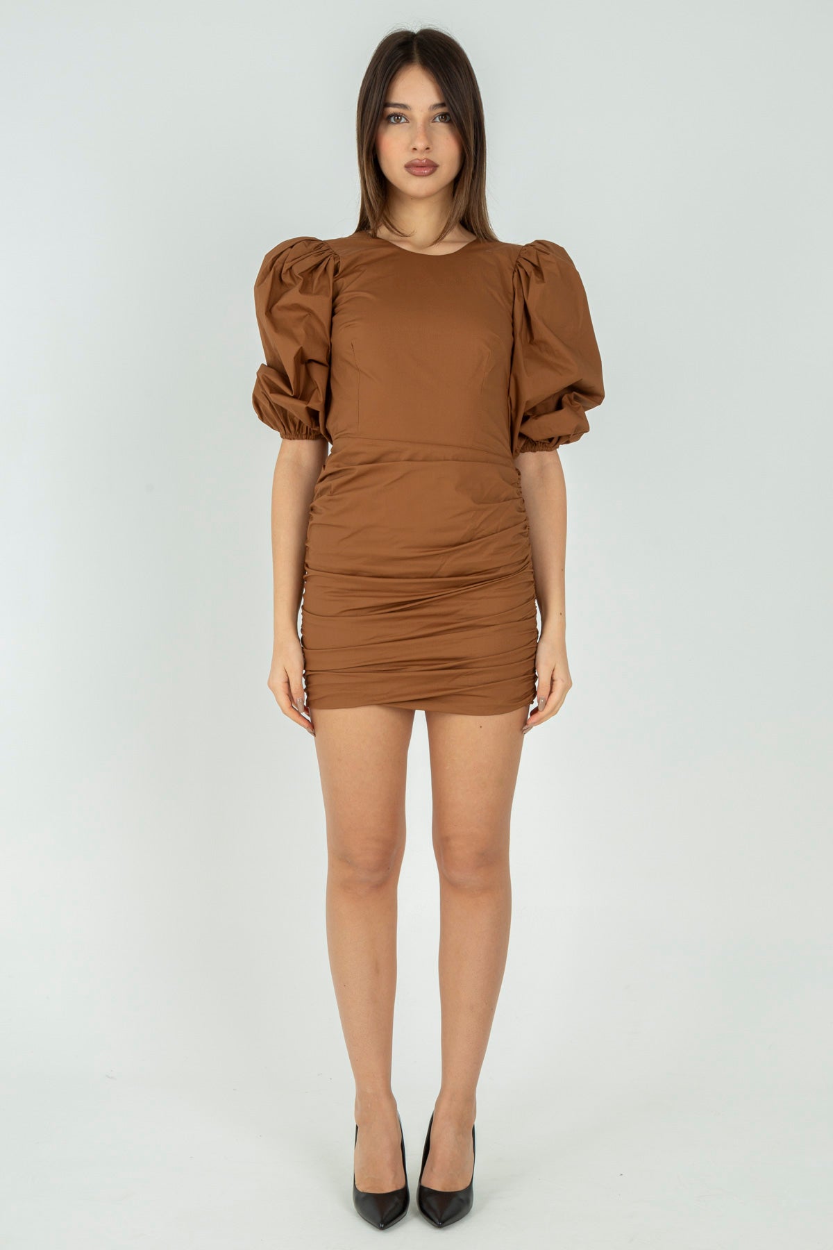 Abito tubino con ampie maniche