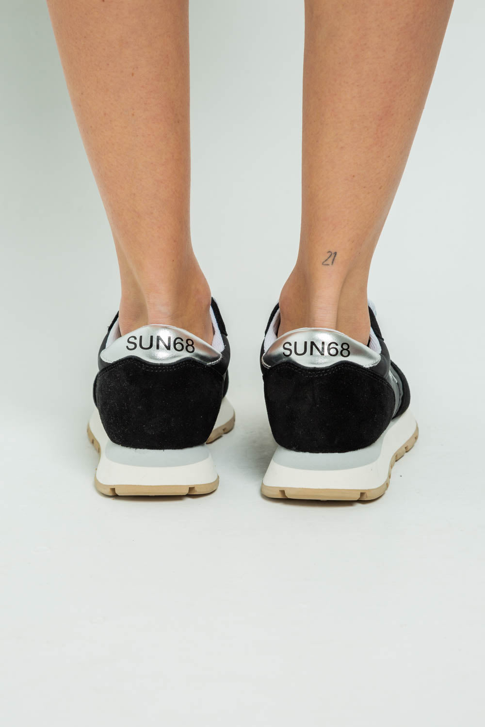 Sneakers Ally